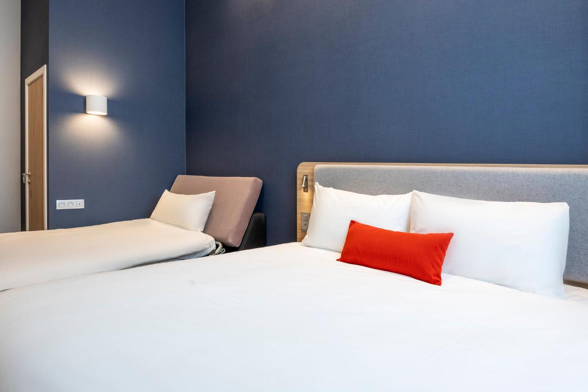 Holiday Inn Express Antwerp - City Centre By Ihg Exterior photo